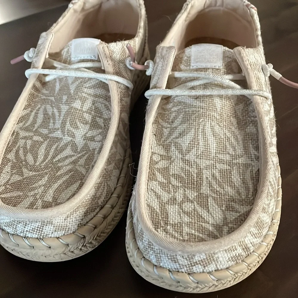 Hey Dude
Wendy flat espadrilles - Picture 5 of 6